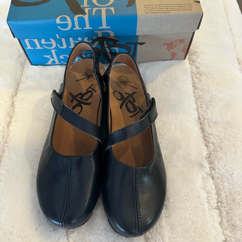 OTBT Black Leather Slingback Clogs Size 9.5 US